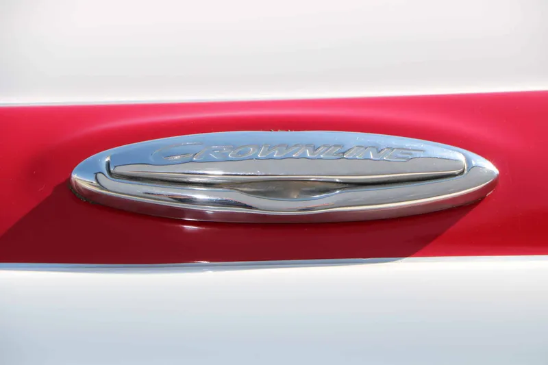 Slide: The Image of Crownline Boats E255 2022 - 18