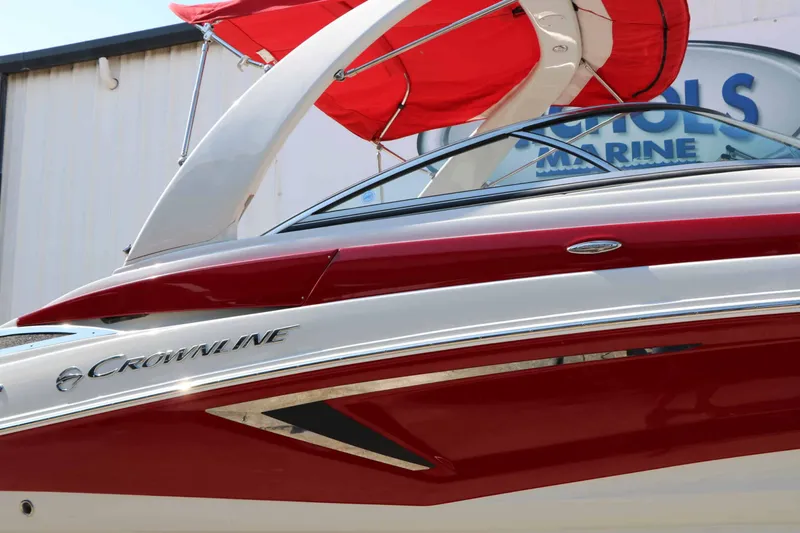 Slide: The Image of Crownline Boats E255 2022 - 15