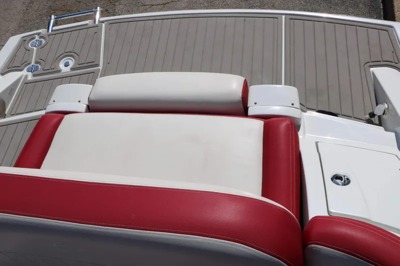 Slide: The Image of Crownline Boats E255 2022 - 46