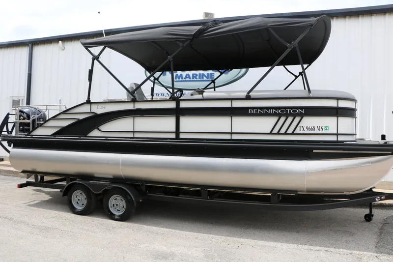 The Image of Bennington L24 Swingback 2024 - 0