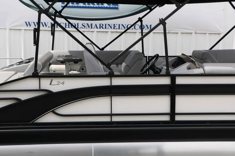 Slide: The Image of Bennington L24 Swingback 2024 - 13