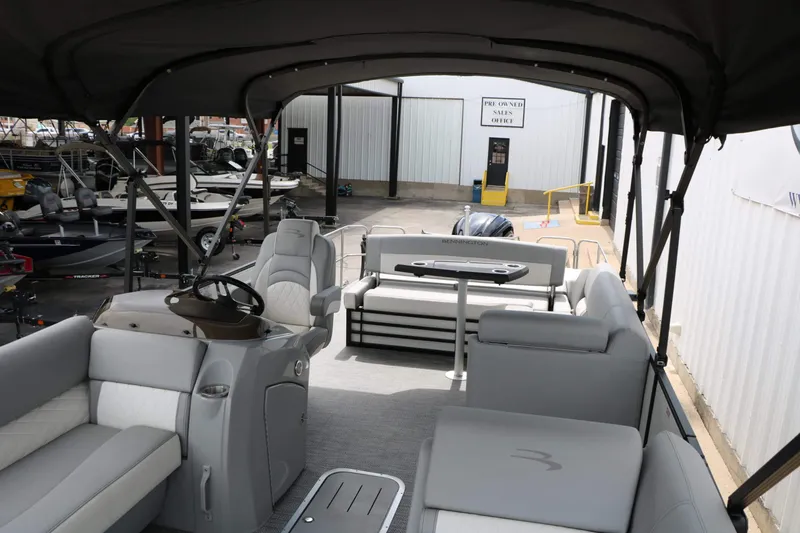 Slide: The Image of Bennington L24 Swingback 2024 - 24
