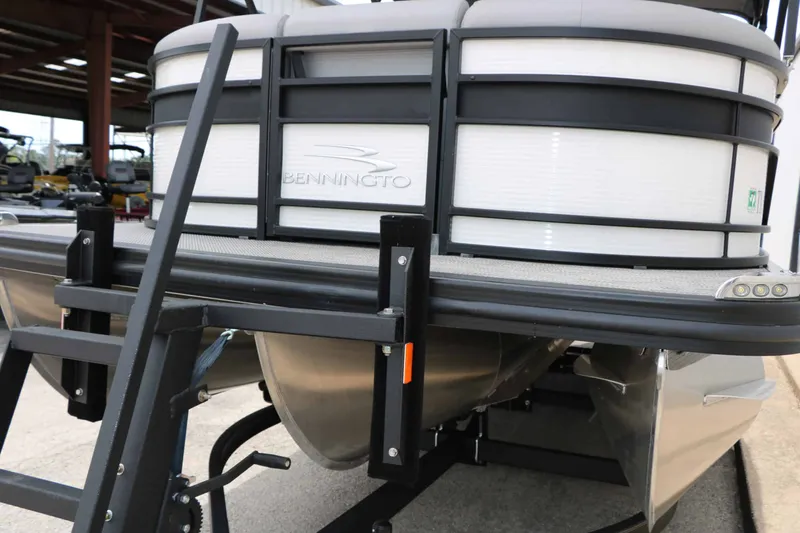 Slide: The Image of Bennington L24 Swingback 2024 - 20