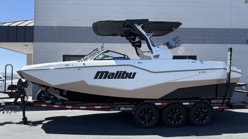 The Image of Malibu M242 2026 - 0