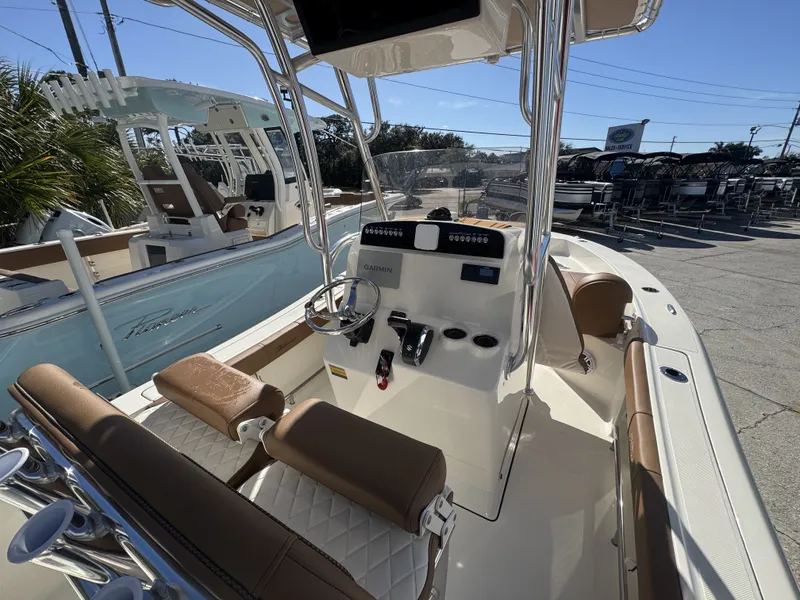 Slide: The Image of Pioneer Bay Sport 220 2026 - 8