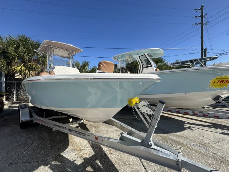 Slide: The Image of Pioneer Bay Sport 220 2026 - 4