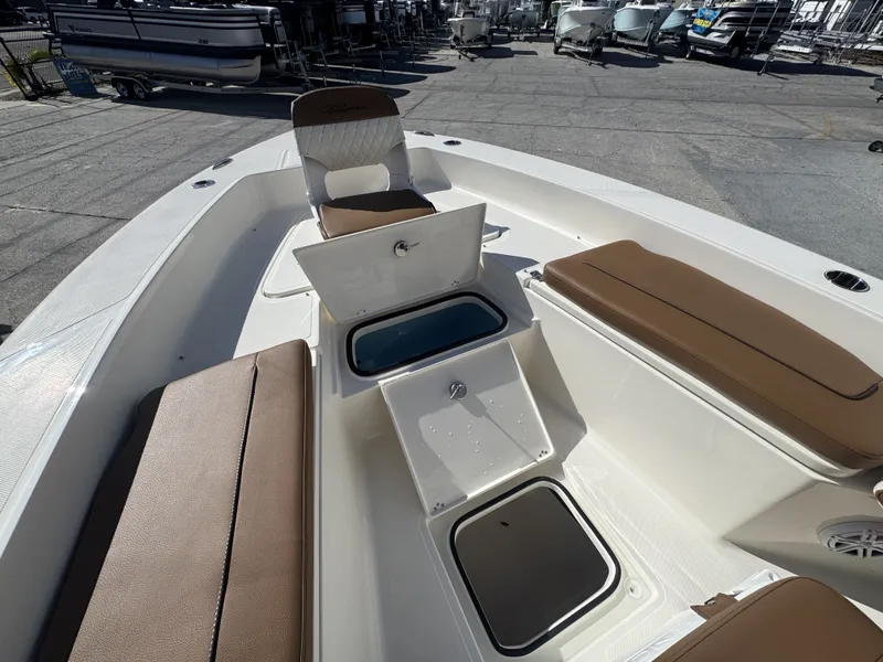 Slide: The Image of Pioneer Bay Sport 220 2026 - 14