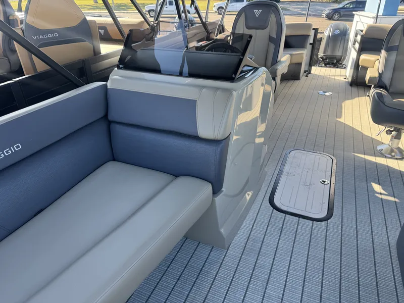 Slide: The Image of Viaggio Lago V22U 2026 - 3