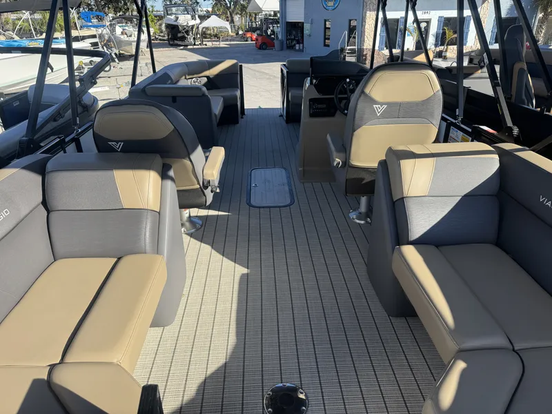 Slide: The Image of Viaggio Lago V22U 2026 - 7
