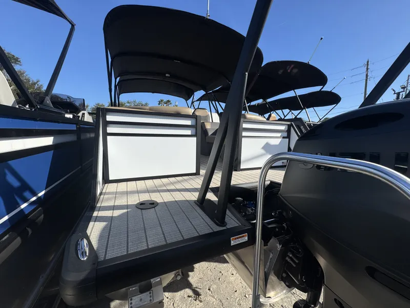 Slide: The Image of Viaggio Lago V22U 2026 - 9