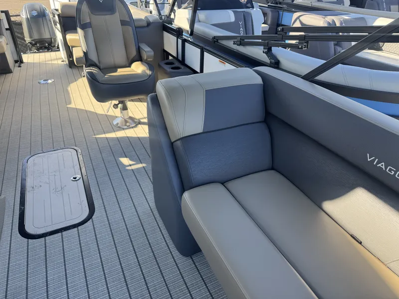 Slide: The Image of Viaggio Lago V22U 2026 - 2