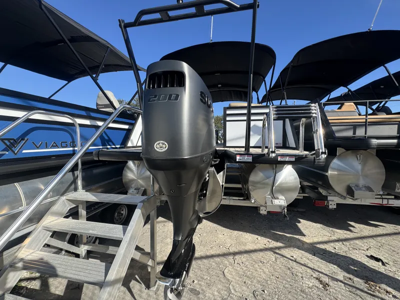 Slide: The Image of Viaggio Lago V22U 2026 - 10