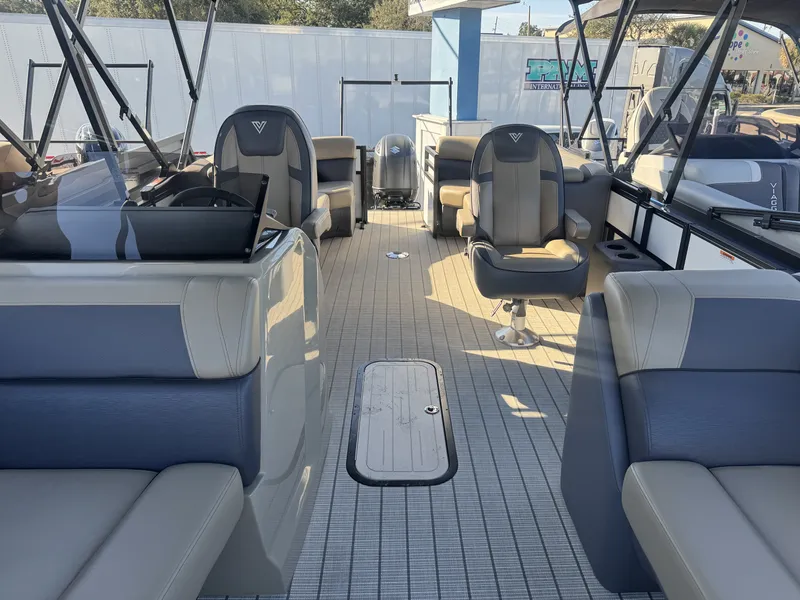 Slide: The Image of Viaggio Lago V22U 2026 - 4