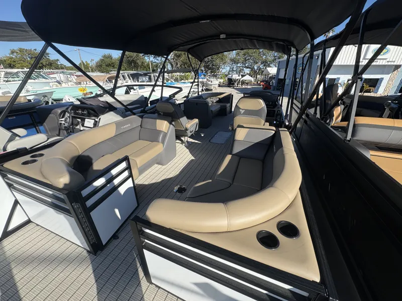 Slide: The Image of Viaggio Lago V22U 2026 - 8