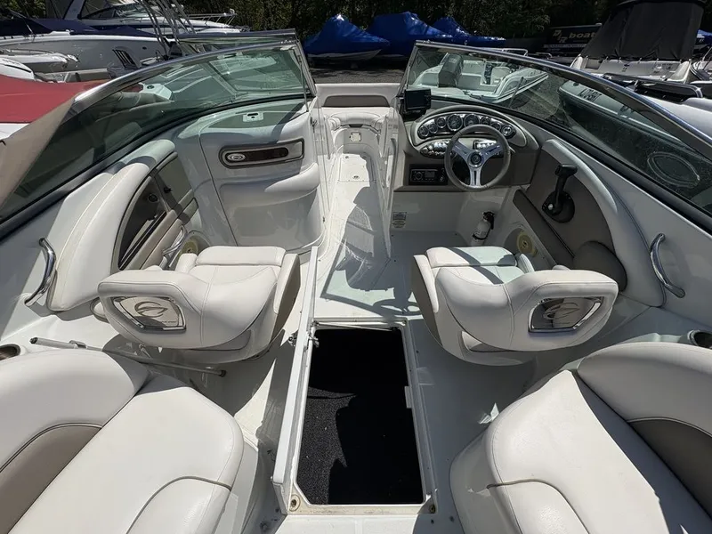 Slide: The Image of Crownline Boats E6 2016 - 19
