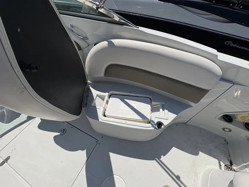 Slide: The Image of Crownline Boats E6 2016 - 21