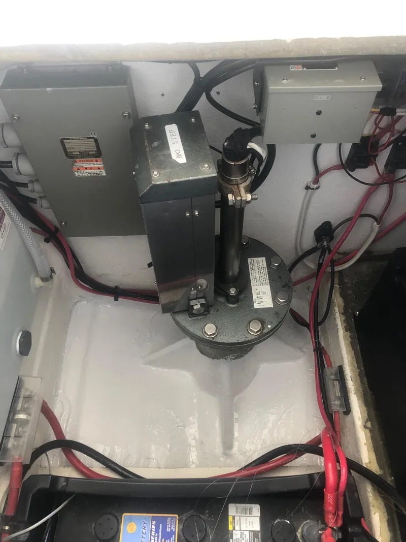 Slide: The Image of Custom Stringari Pilothouse 2005 - 24
