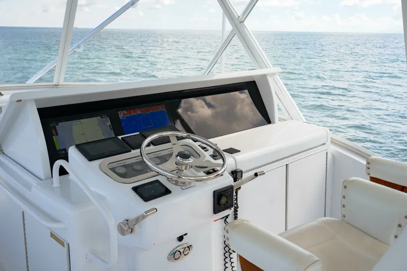 Slide: The Image of Hatteras 54 Convertible 2004 - 61