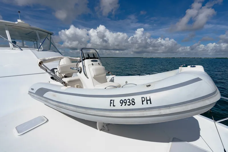 Slide: The Image of Hatteras 54 Convertible 2004 - 54