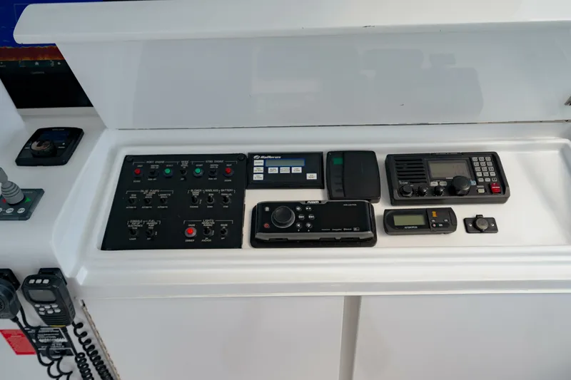 Slide: The Image of Hatteras 54 Convertible 2004 - 72