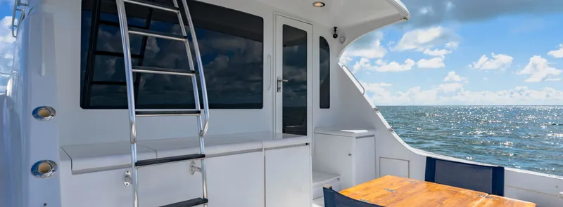 The Image of Hatteras 54 Convertible 2004 - 0