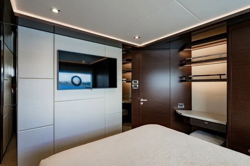 Slide: The Image of Ocean Alexander 32 Explorer 2023 - 68