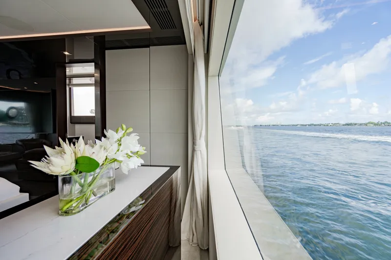 Slide: The Image of Ocean Alexander 32 Explorer 2023 - 103