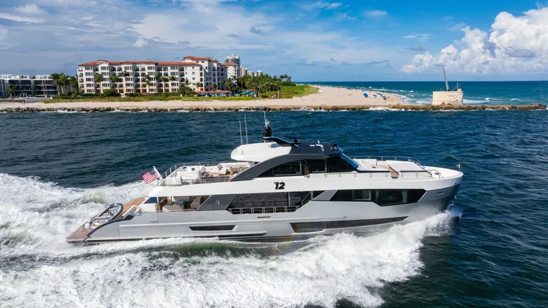 Slide: The Image of Ocean Alexander 32 Explorer 2023 - 25