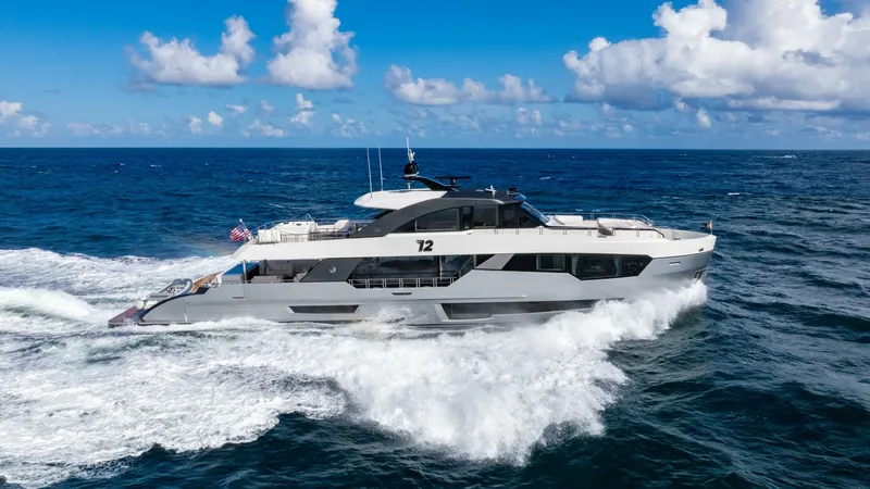Slide: The Image of Ocean Alexander 32 Explorer 2023 - 50