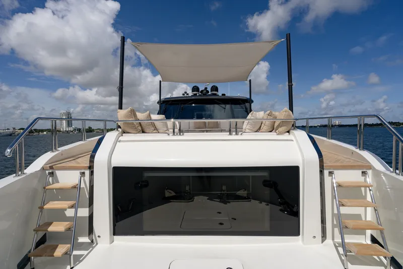 Slide: The Image of Ocean Alexander 32 Explorer 2023 - 165