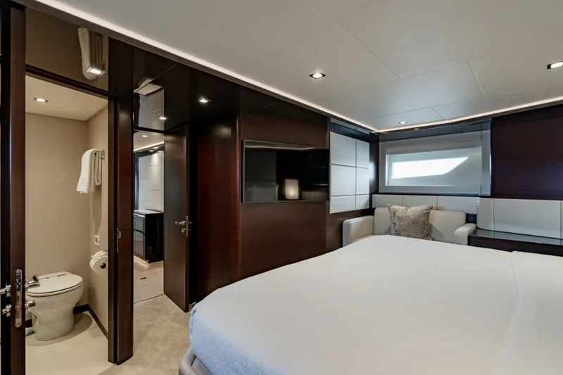 Slide: The Image of Ocean Alexander 32 Explorer 2023 - 91