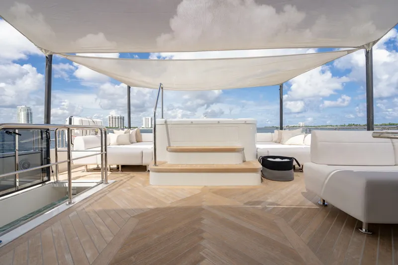 Slide: The Image of Ocean Alexander 32 Explorer 2023 - 174