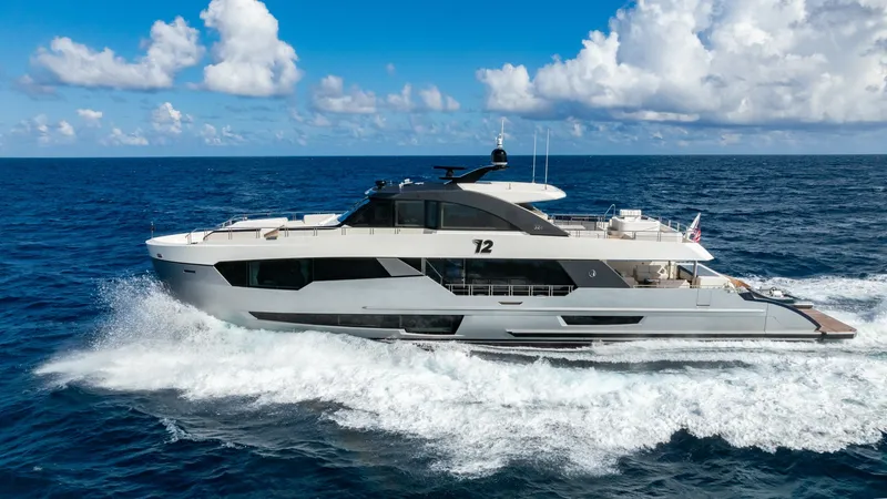 Slide: The Image of Ocean Alexander 32 Explorer 2023 - 36