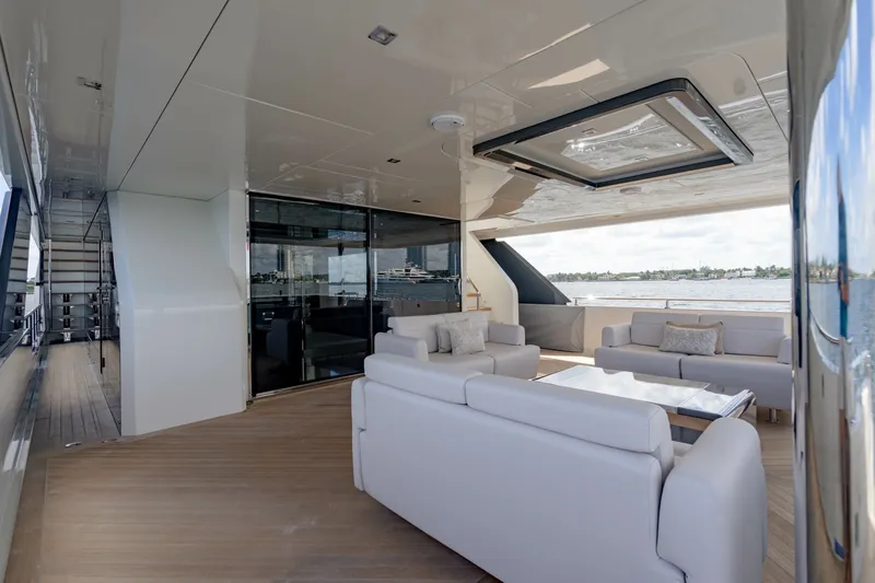 Slide: The Image of Ocean Alexander 32 Explorer 2023 - 156