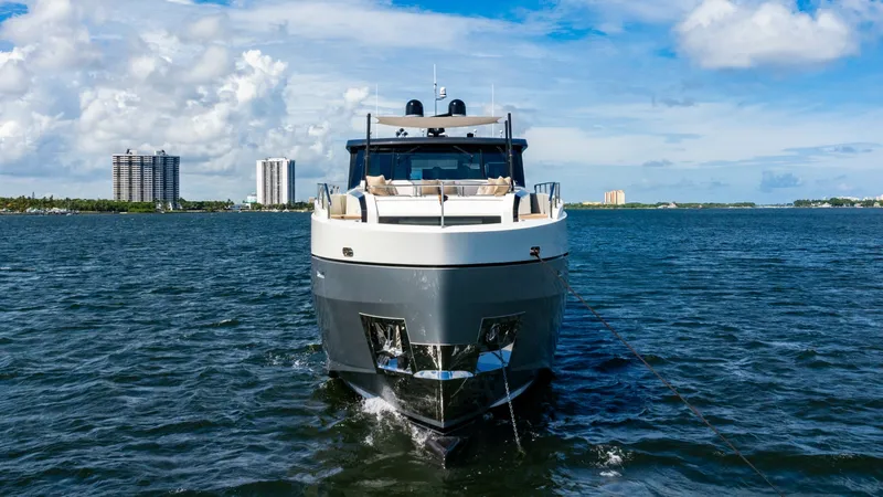 Slide: The Image of Ocean Alexander 32 Explorer 2023 - 8