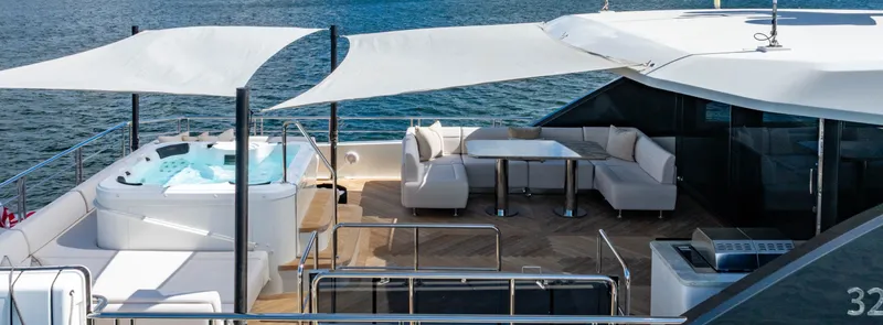 Slide: The Image of Ocean Alexander 32 Explorer 2023 - 1