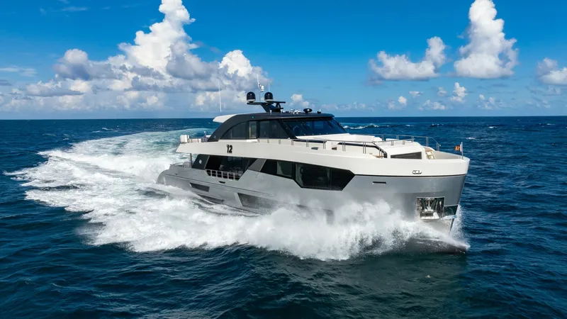 Slide: The Image of Ocean Alexander 32 Explorer 2023 - 49