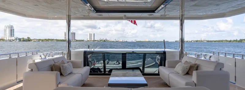 Slide: The Image of Ocean Alexander 32 Explorer 2023 - 4