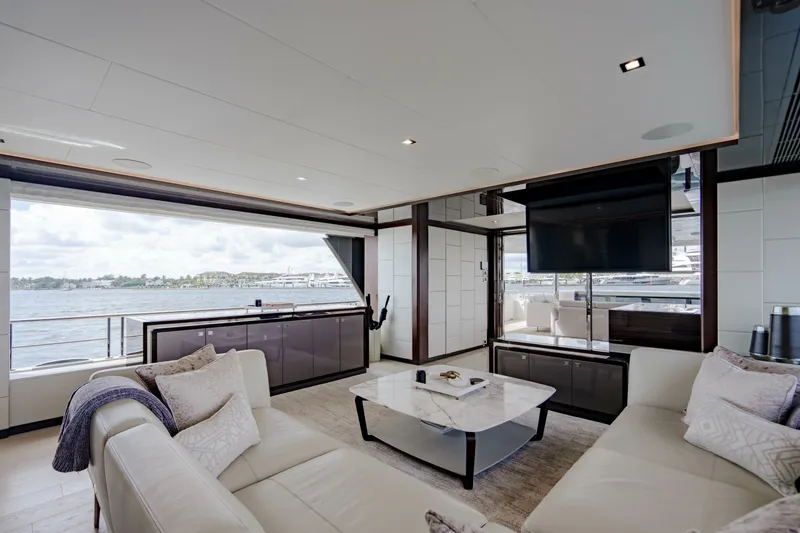 Slide: The Image of Ocean Alexander 32 Explorer 2023 - 117