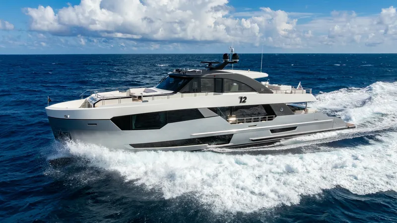 Slide: The Image of Ocean Alexander 32 Explorer 2023 - 38