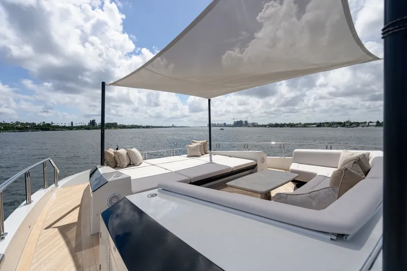 Slide: The Image of Ocean Alexander 32 Explorer 2023 - 161