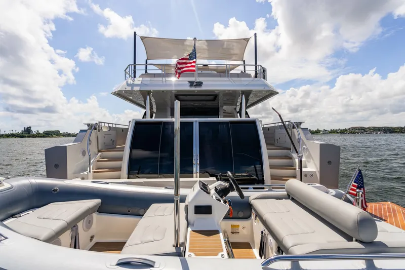 Slide: The Image of Ocean Alexander 32 Explorer 2023 - 148