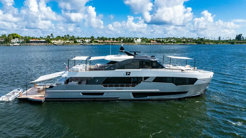 Slide: The Image of Ocean Alexander 32 Explorer 2023 - 2