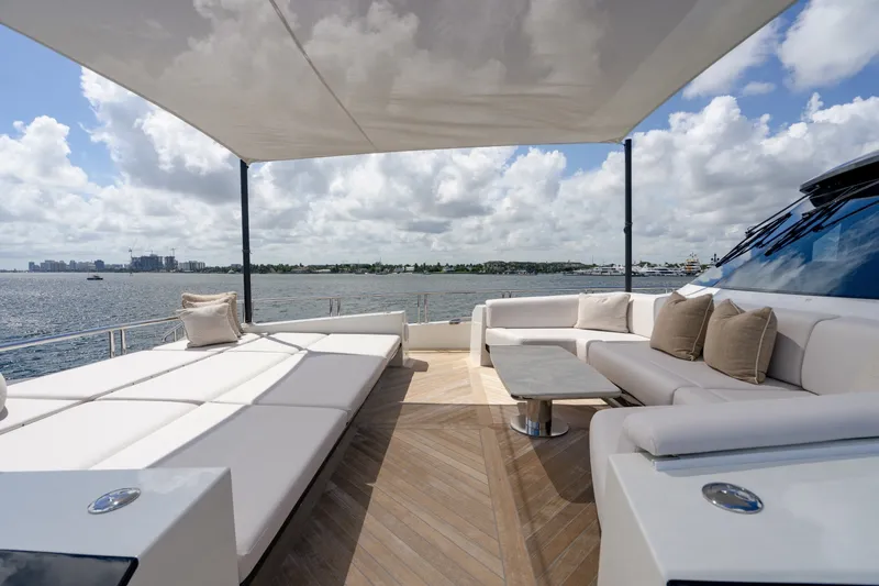 Slide: The Image of Ocean Alexander 32 Explorer 2023 - 162
