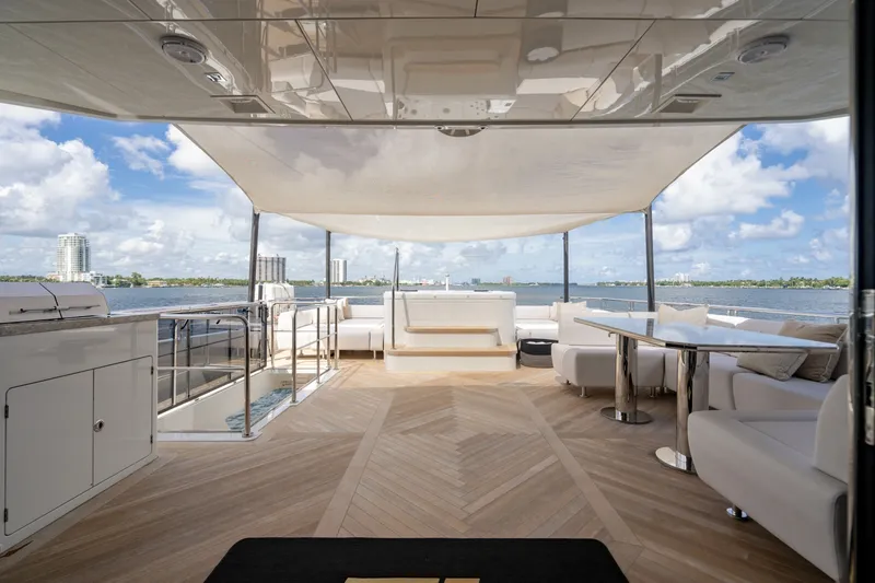 Slide: The Image of Ocean Alexander 32 Explorer 2023 - 171