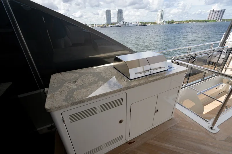 Slide: The Image of Ocean Alexander 32 Explorer 2023 - 173