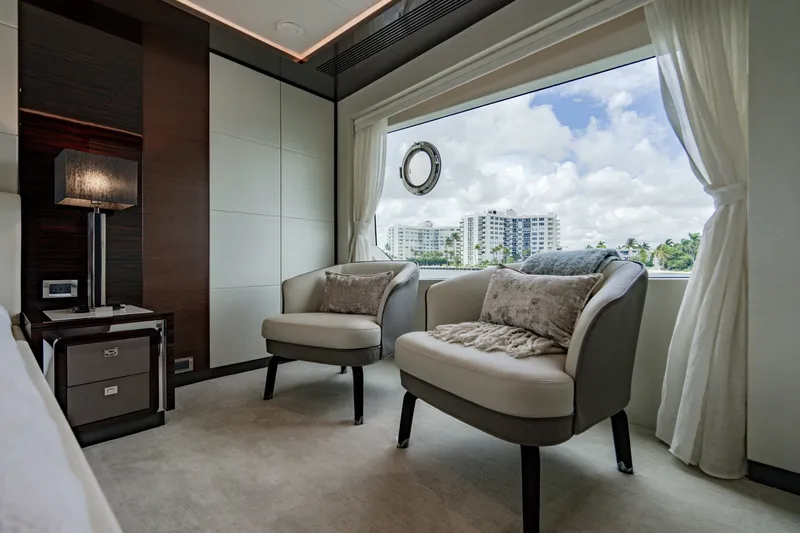 Slide: The Image of Ocean Alexander 32 Explorer 2023 - 99