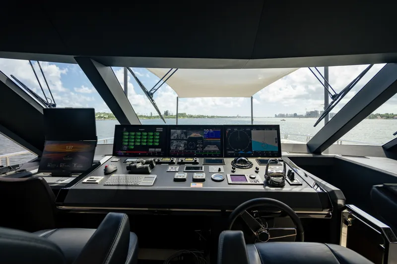 Slide: The Image of Ocean Alexander 32 Explorer 2023 - 191