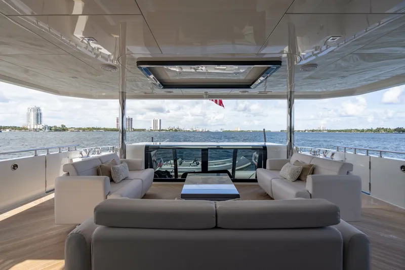 Slide: The Image of Ocean Alexander 32 Explorer 2023 - 151