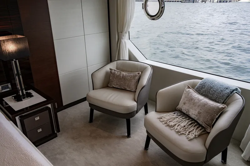 Slide: The Image of Ocean Alexander 32 Explorer 2023 - 100